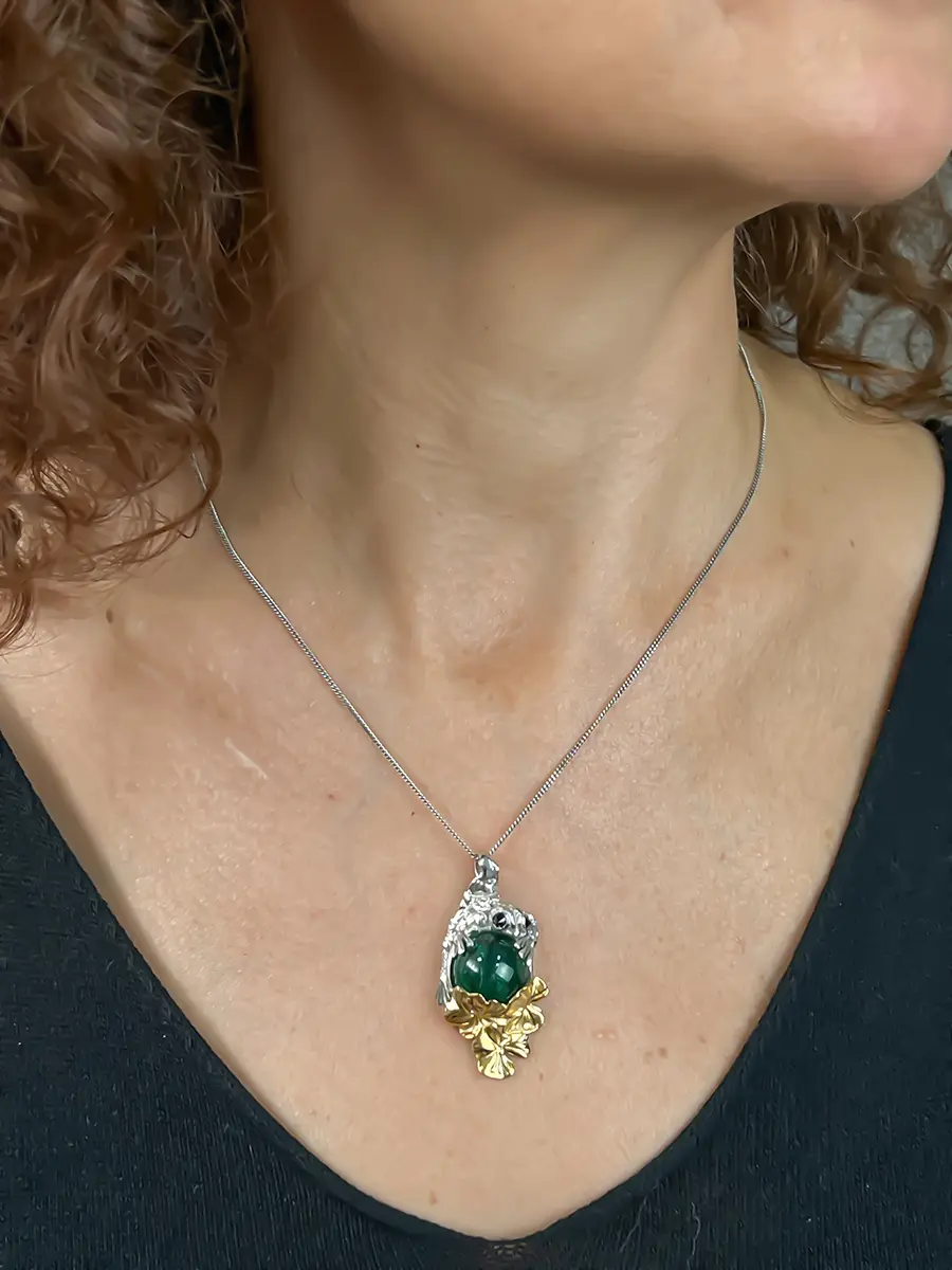 Купить Подвеска из серебра с изумрудом природным и шпинелями - Подвеска, Серебро - 925 в интернет-магазине кристалл мечты в Москве